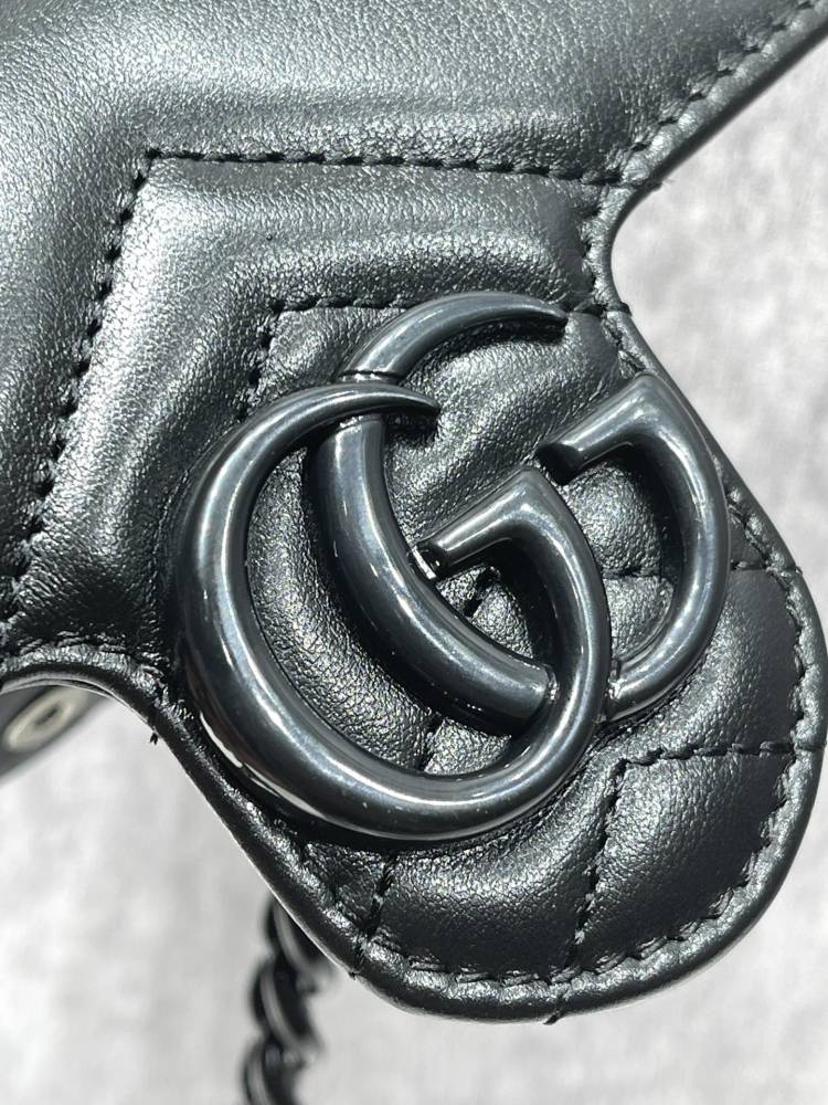 Gucci  size 16.5*5*10