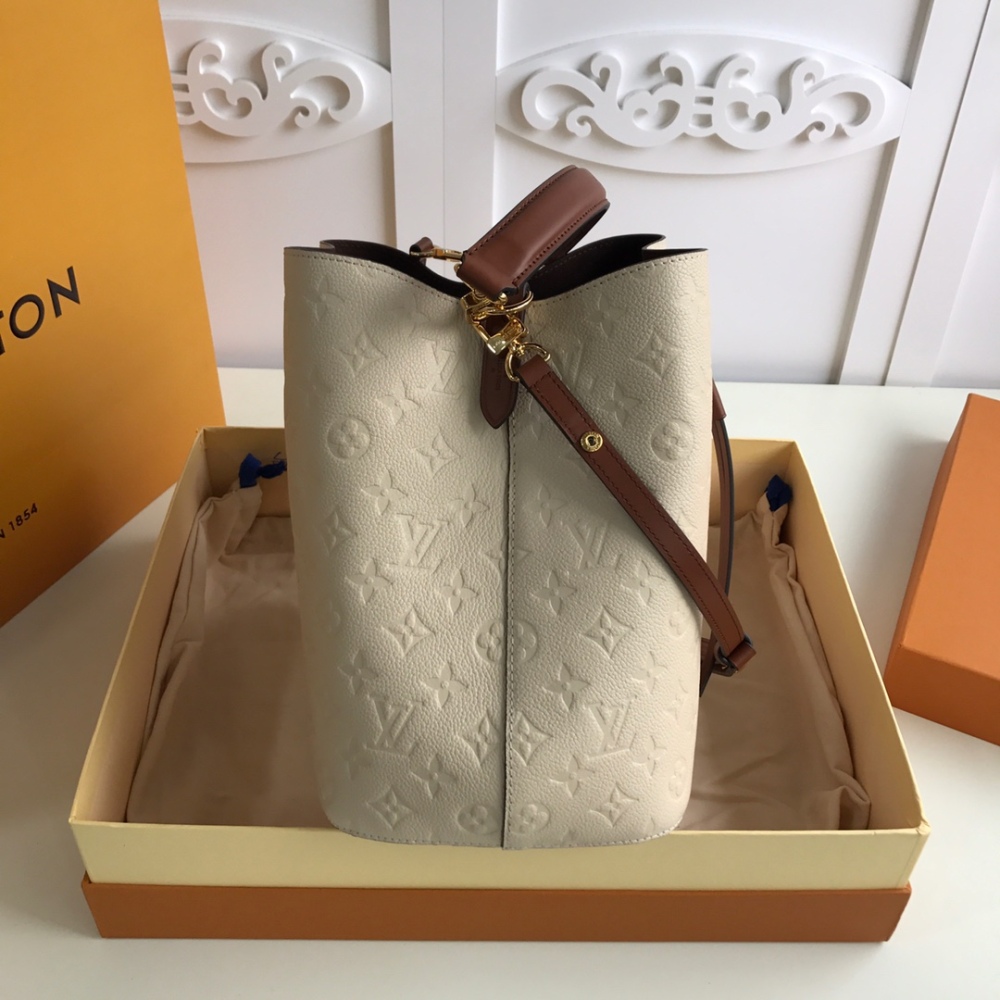 LV Monogram Empreinte size 26x26x17.5