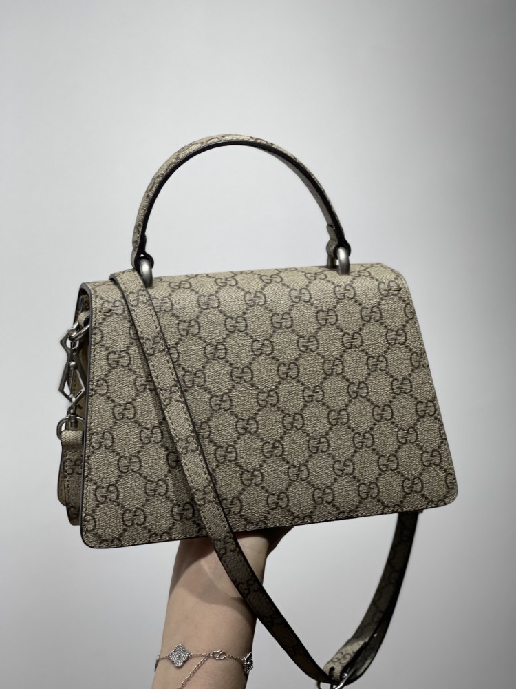 Gucci  size 24*15.5*10