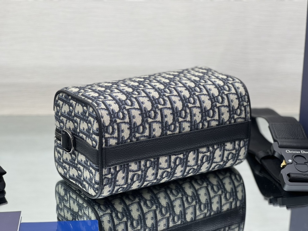 Dior manbag