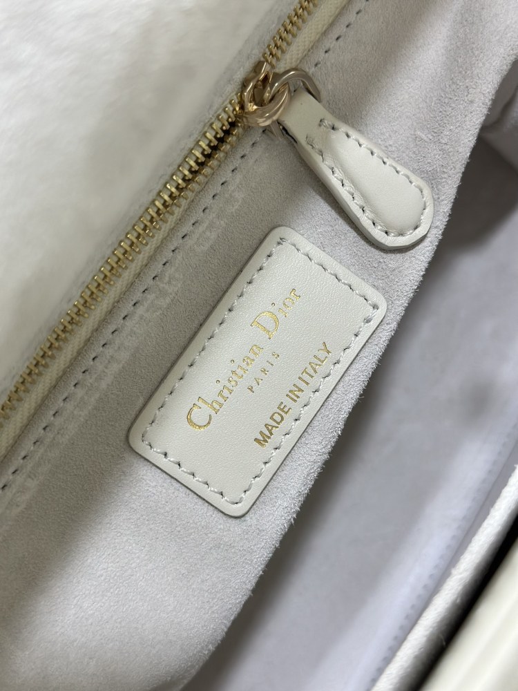 Dior Handmade bag Lady Dior  size 24 x 20 x 11
