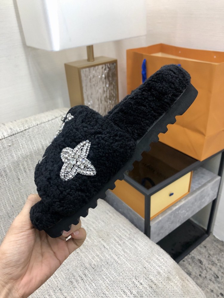 LV slippers lvu SIZE  lv毛拖