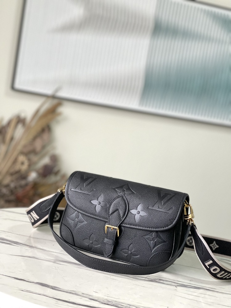 LV BAG cm  size 23 × 16 × 8.5