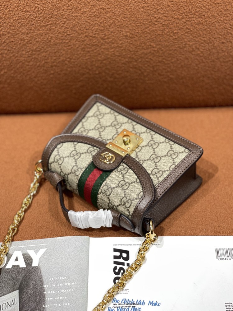 Gucci  size 18×6.5×13