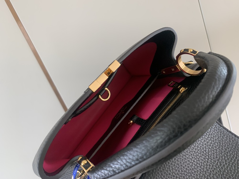 LV Capucines