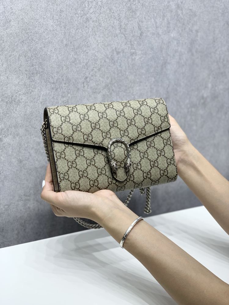Gucci  size 20*13*6