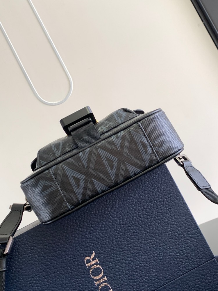 Dior manbag