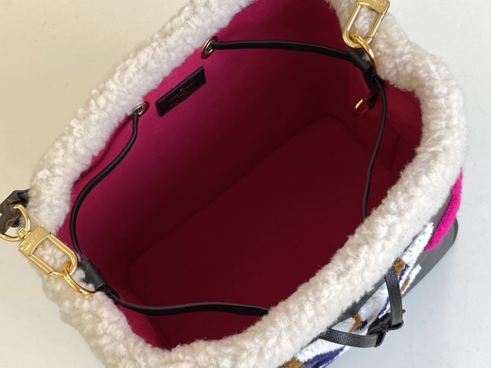 LV Monogram  size 26 x 26 x 17.5