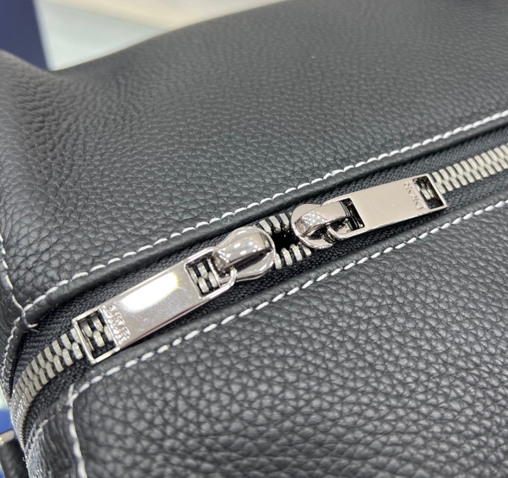 Dior manbag