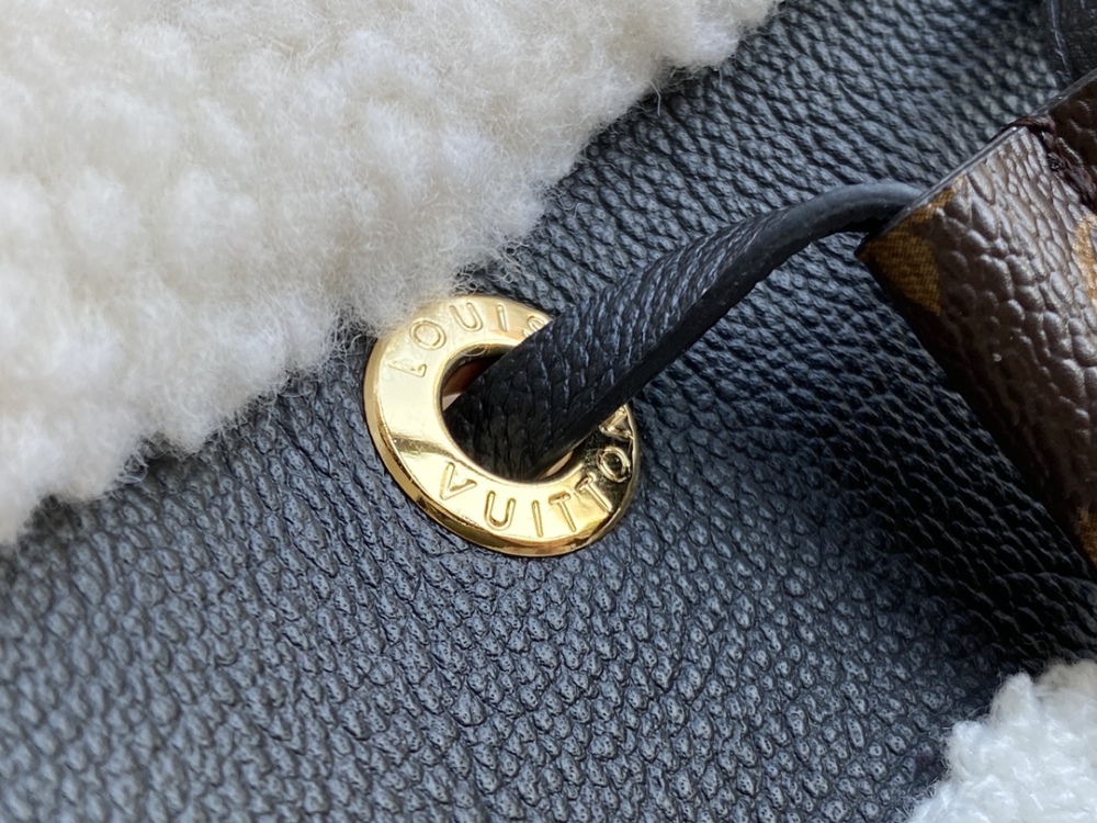 LV Monogram  size 26 x 26 x 17.5