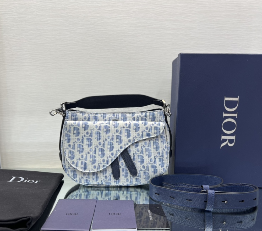 Dior man's Oblique saddle bag