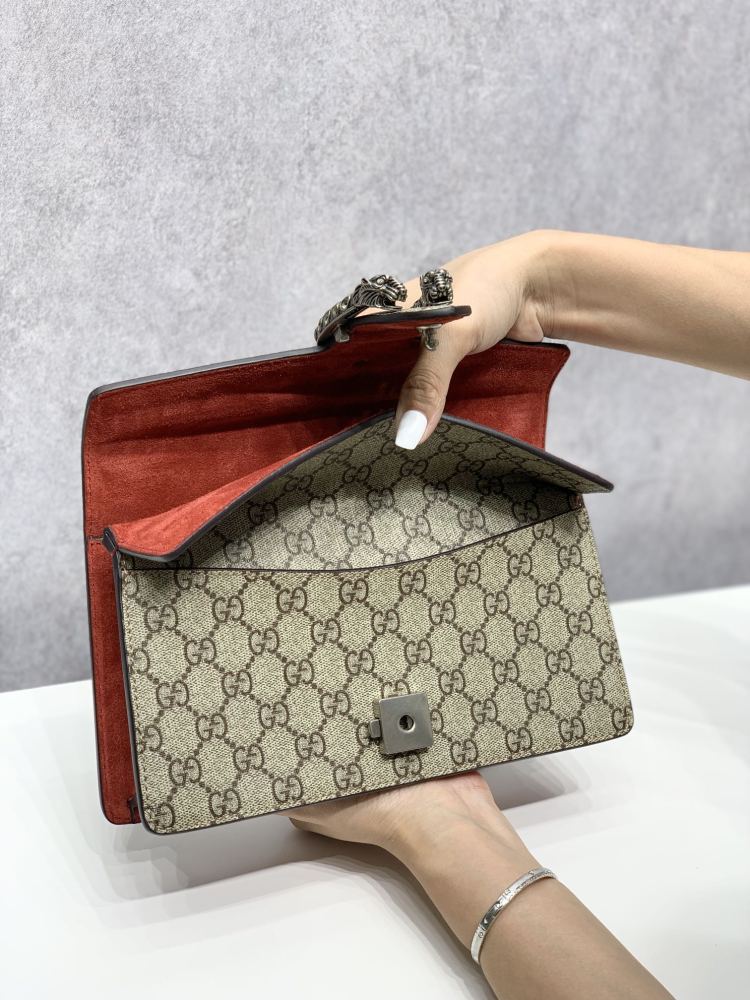 Gucci  size 25*14*8