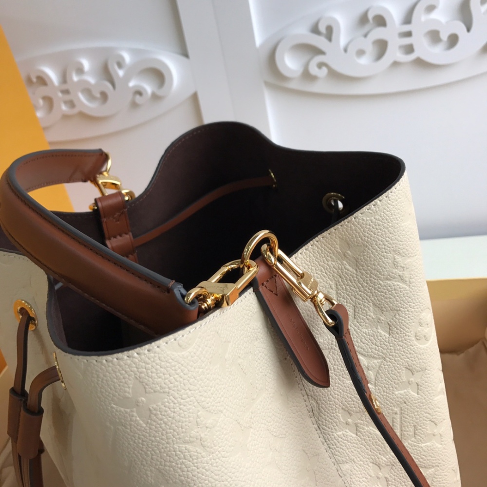 LV Monogram Empreinte size 26x26x17.5