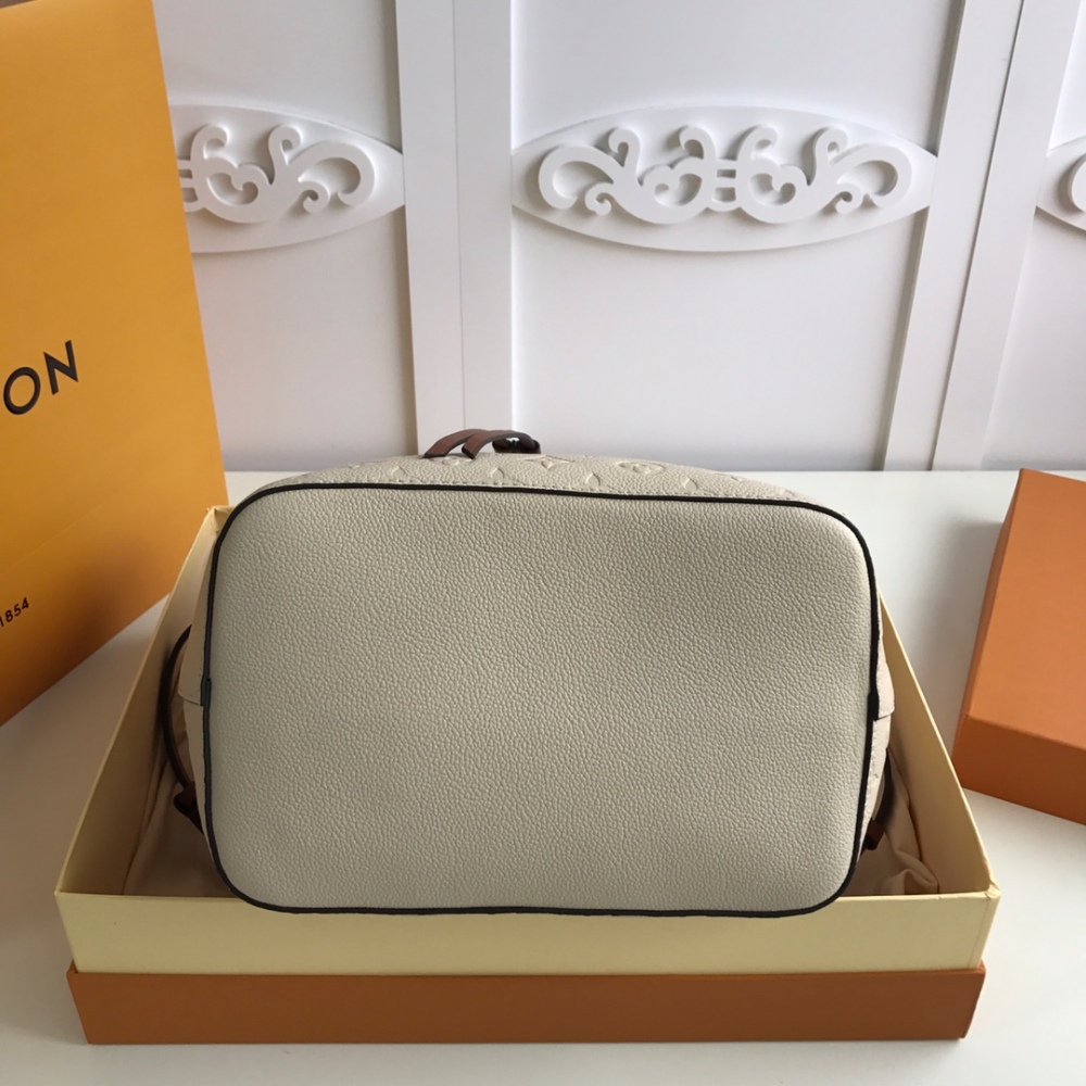 LV Monogram Empreinte size 26x26x17.5