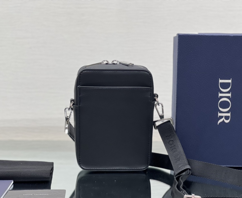 Dior manbag