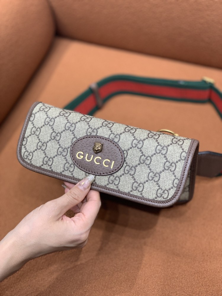 Gucci  size 20*13*2.5