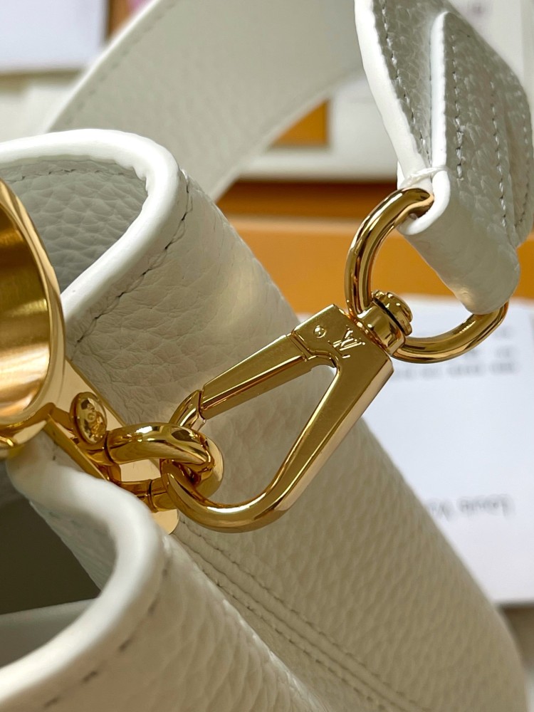 LV Capucines