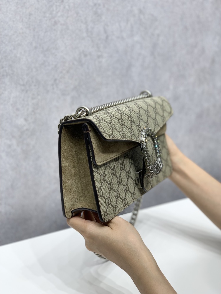 Gucci  size 25*14*8