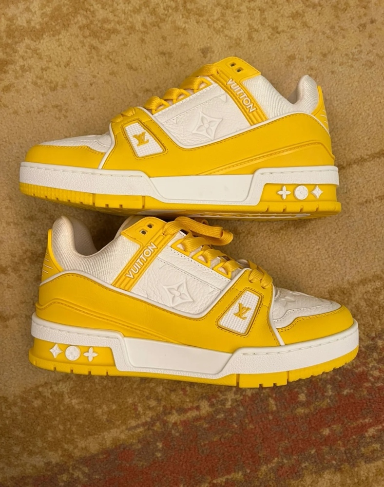 LV sneaker
