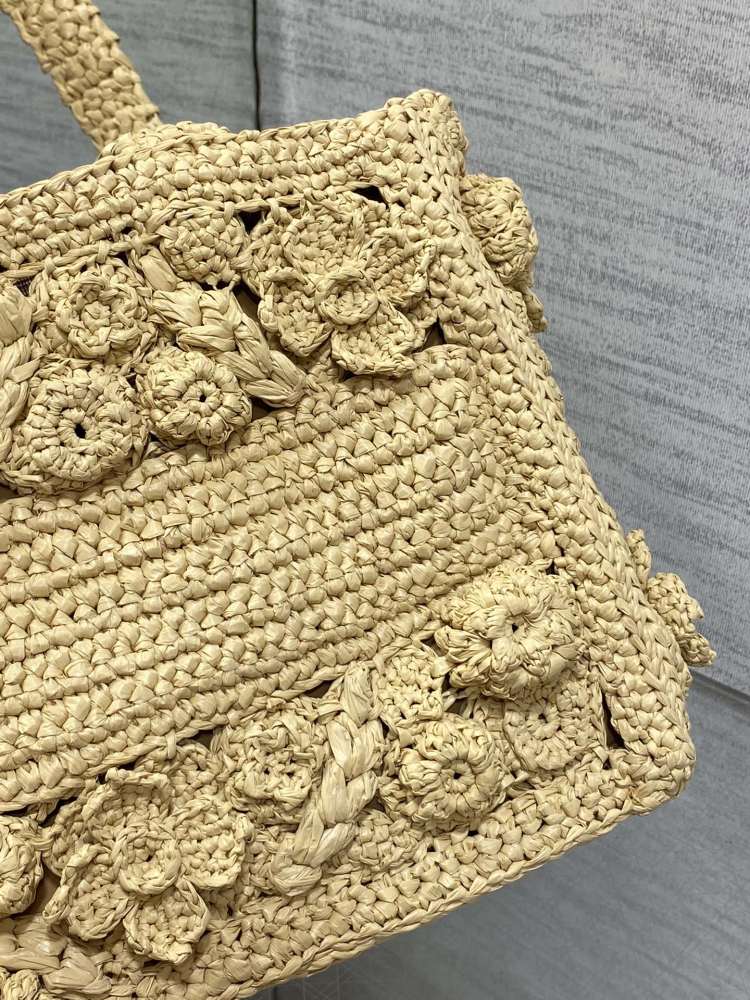 Dior Handmade bag size