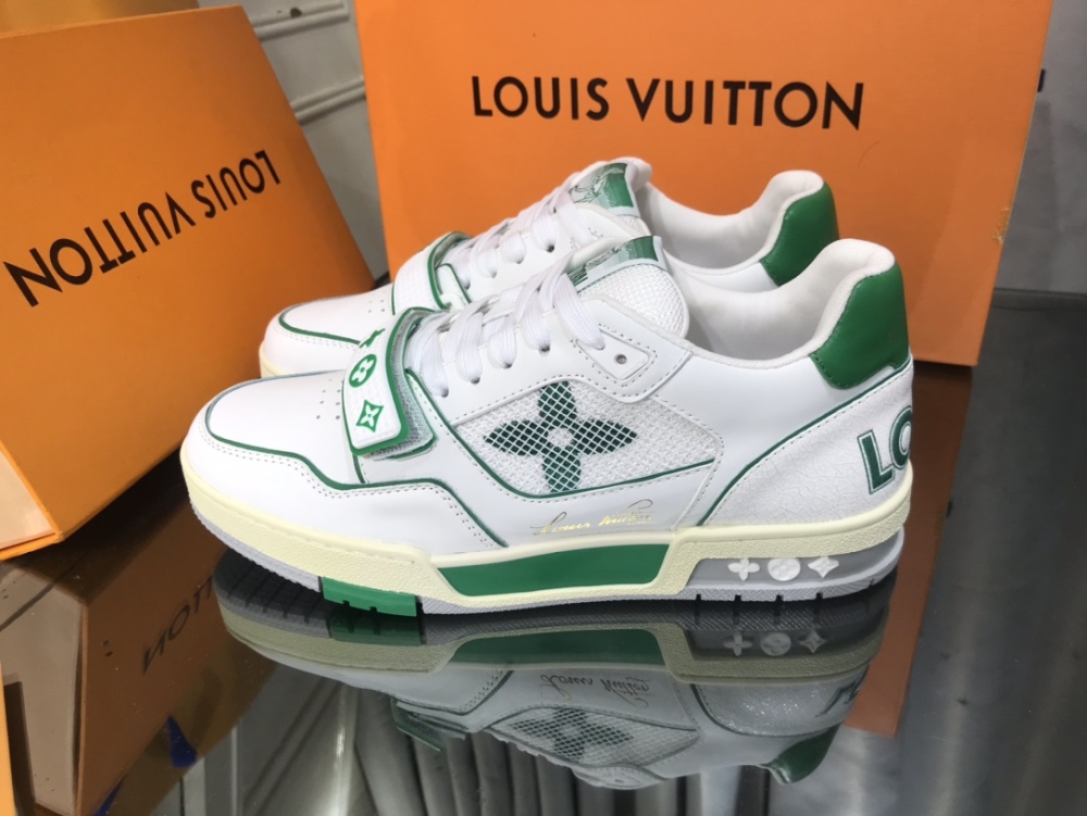 LV flats Lv Size  LV运动鞋