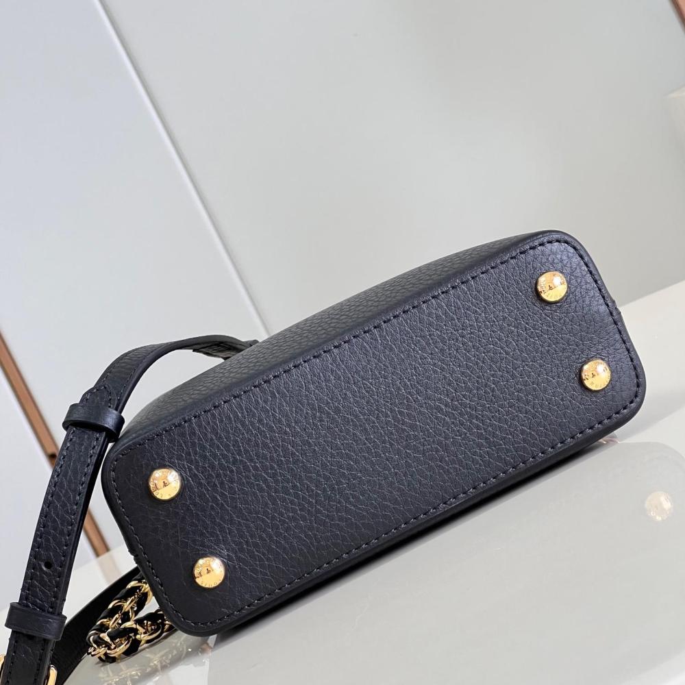Taurillon Capucines BB size 27x18x9