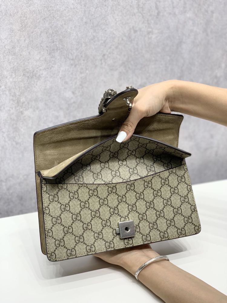 Gucci  size 25*14*8