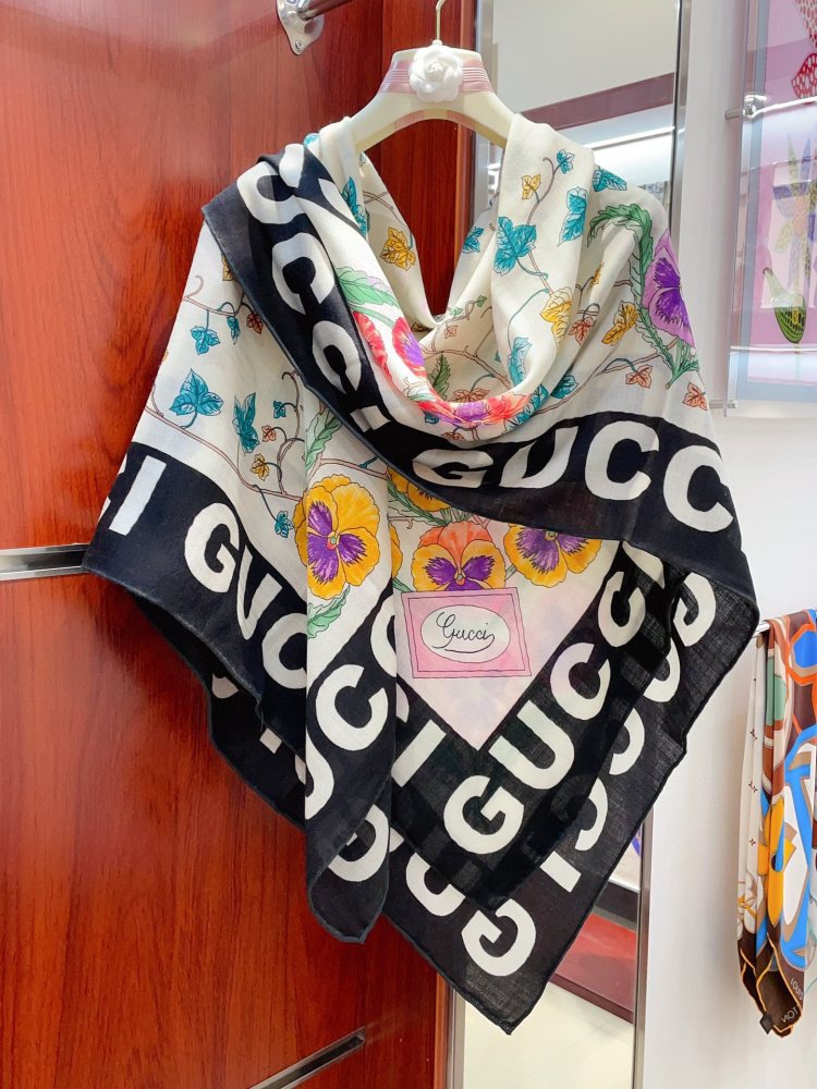 GUCCI Scarf