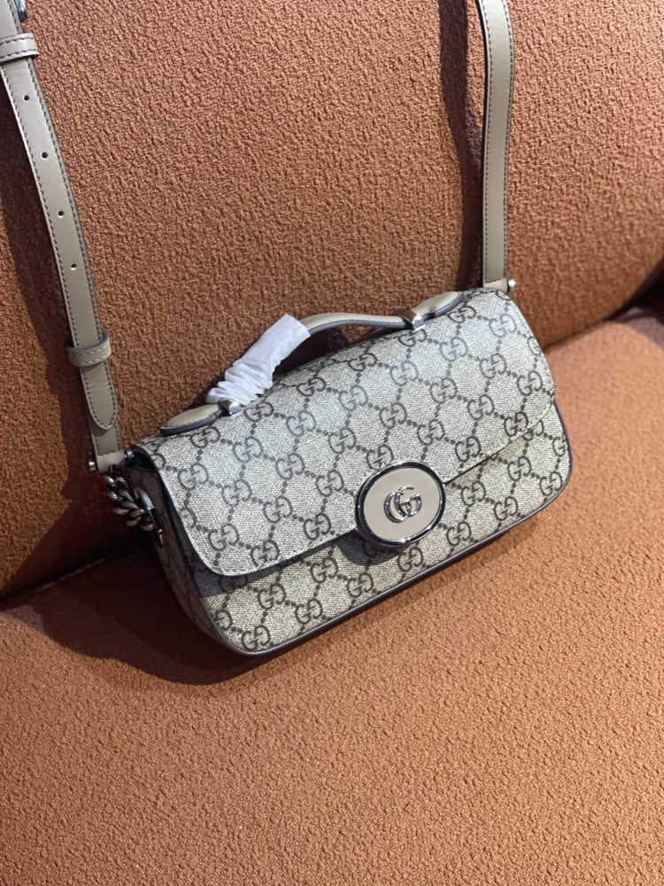 Gucci  size 21*10*5