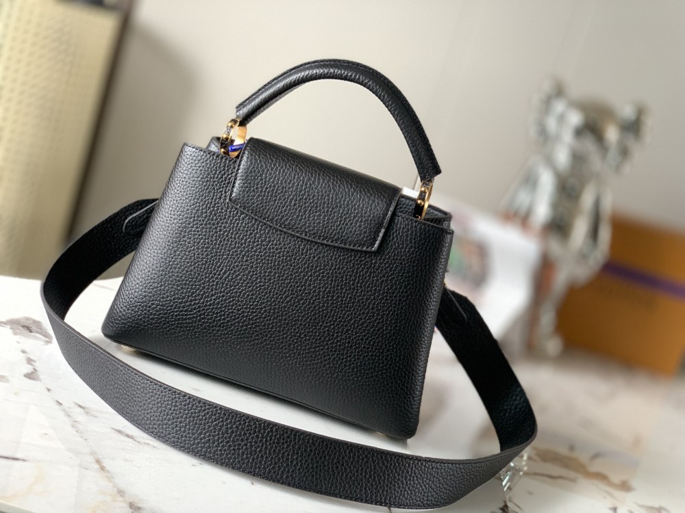 LV Capucines BB M59434 black