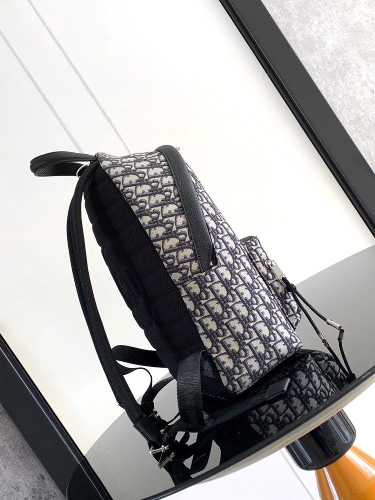 Dior man's Oblique backpacks