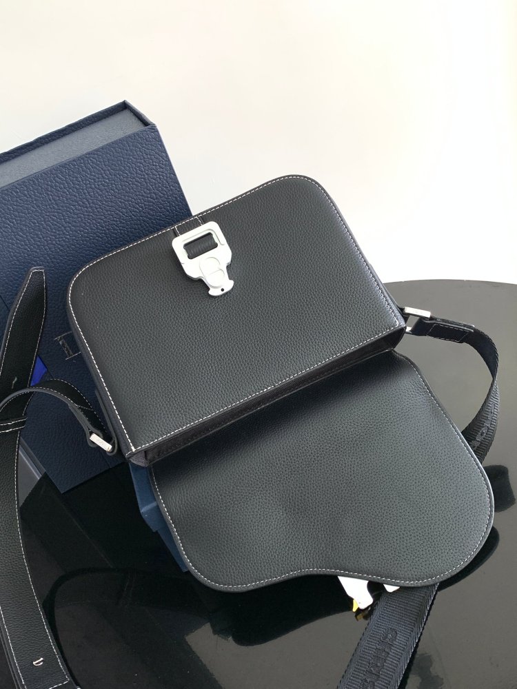 Dior manbag