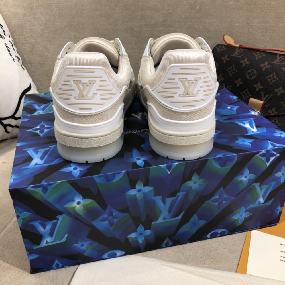 LV flats LV size  LV运动鞋