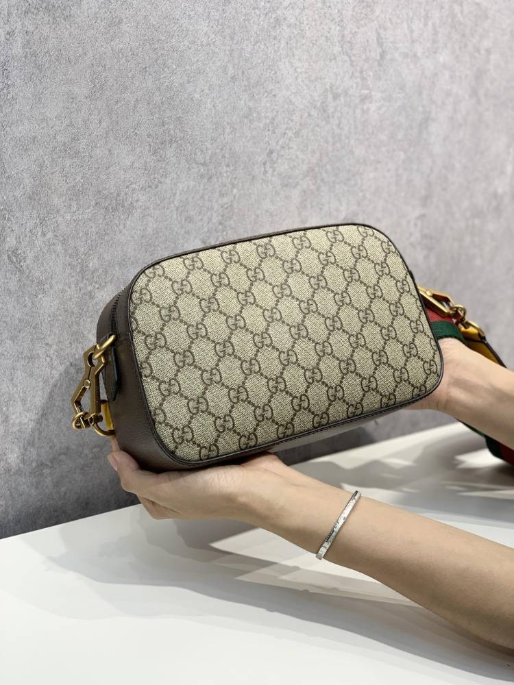 Gucci GG Supreme  size 24*15*7.5
