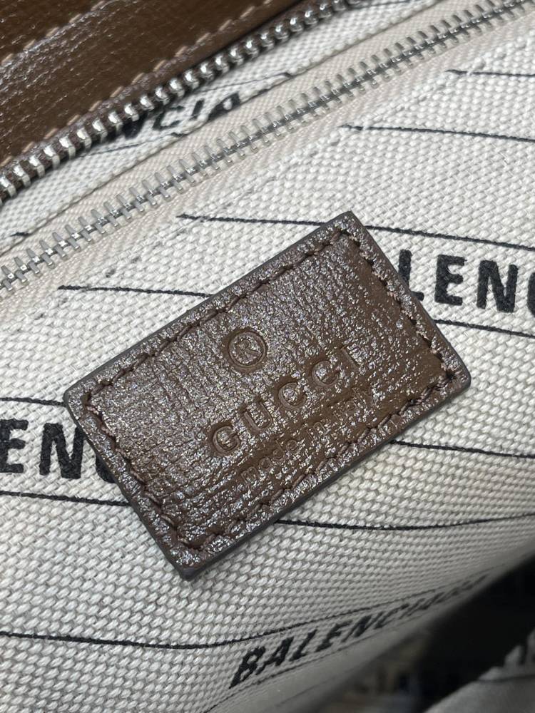 Gucci Gucci  size 39x24x14