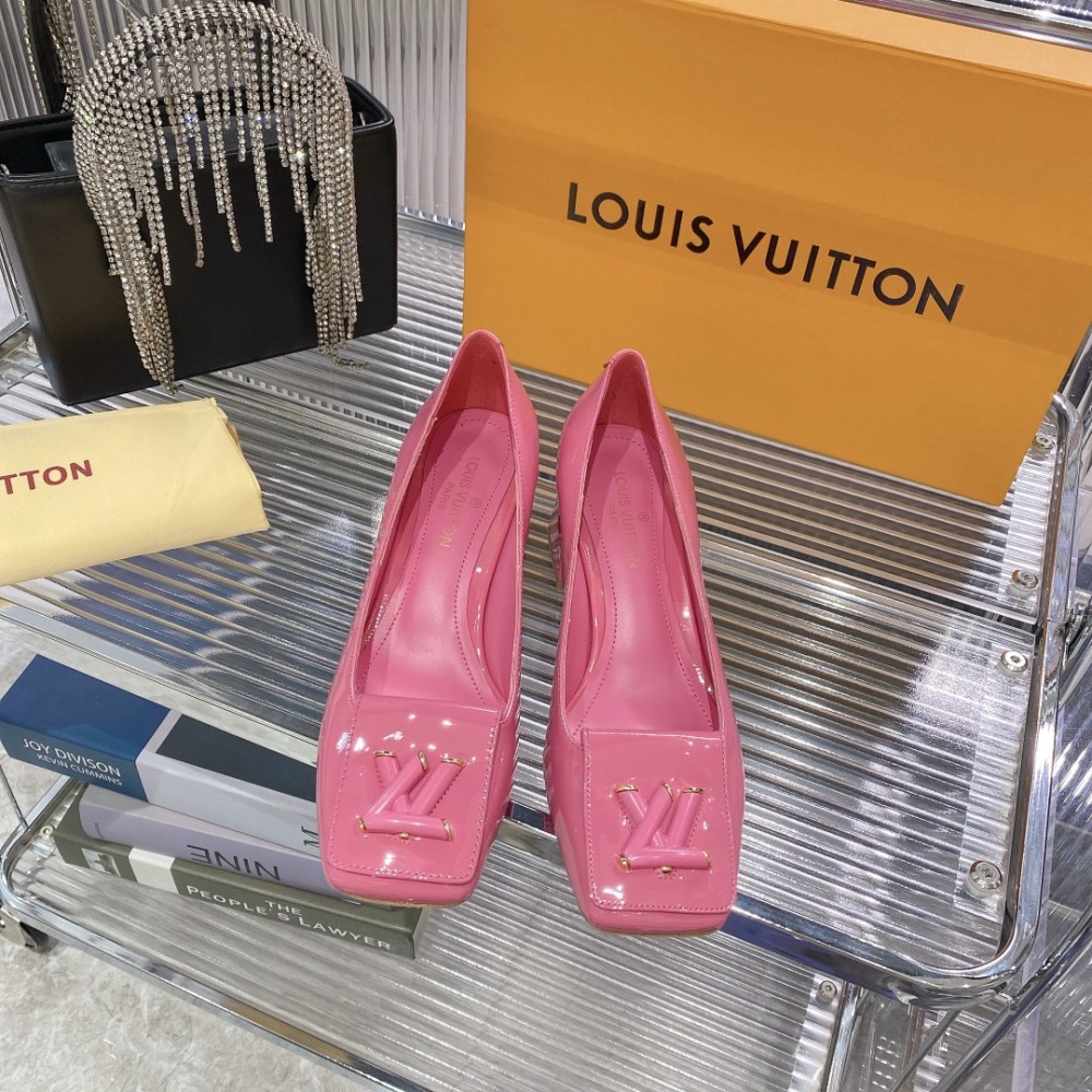 LV  leather shoes