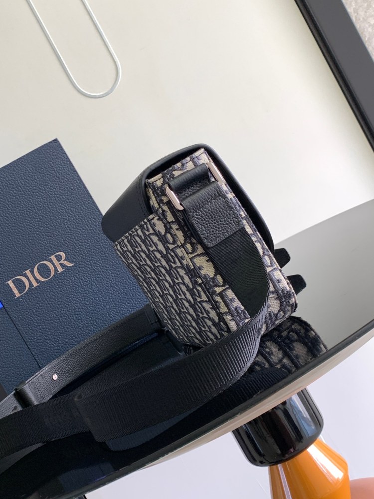 Dior man's Oblique Messenger Bags