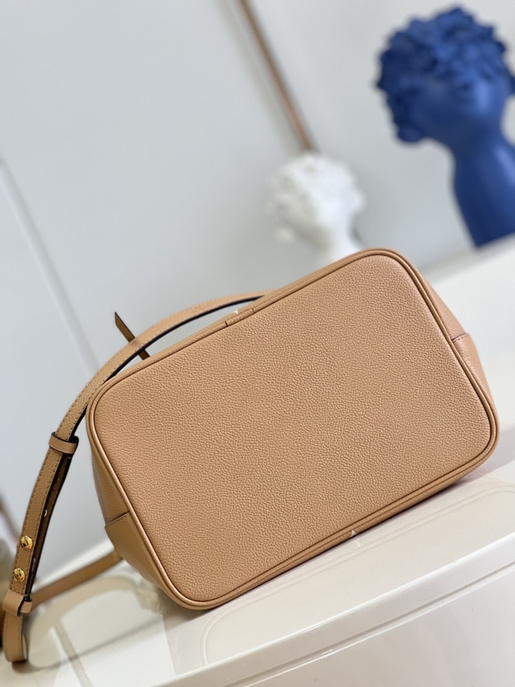 LV Monogram Empreinte cm  size 26.0 x 26.0 x 17.5