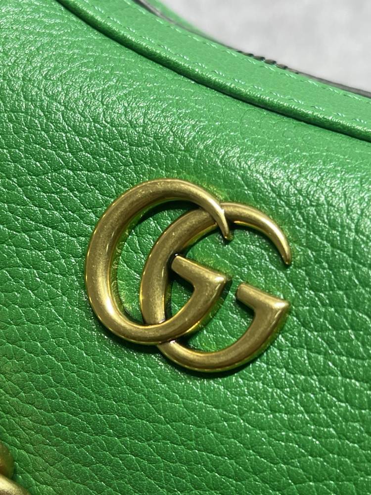 Gucci  size 25*19*7