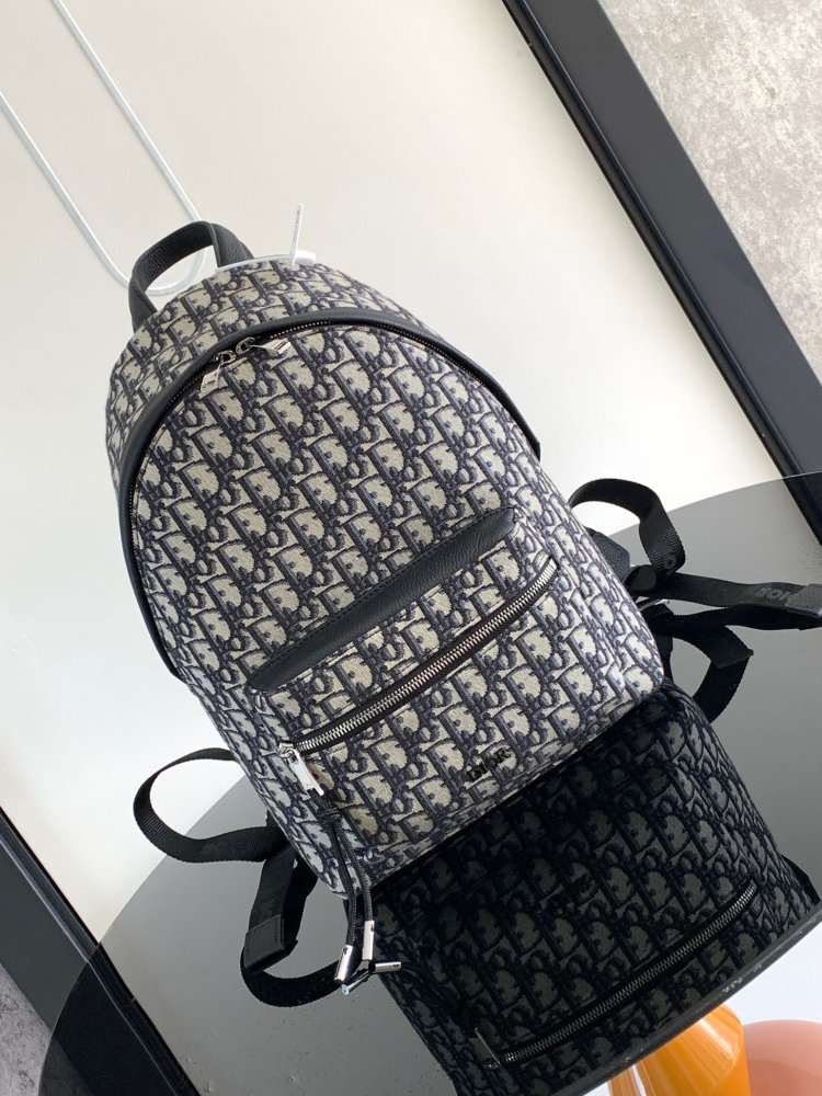 Dior man's Oblique backpacks
