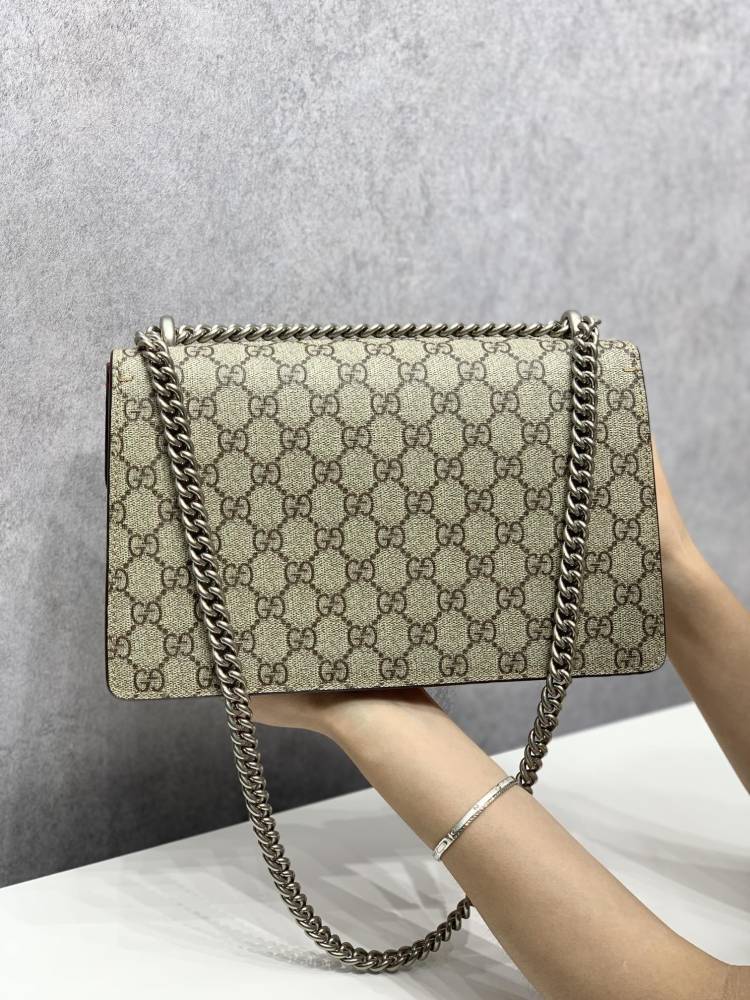 Gucci  size 28*18*9