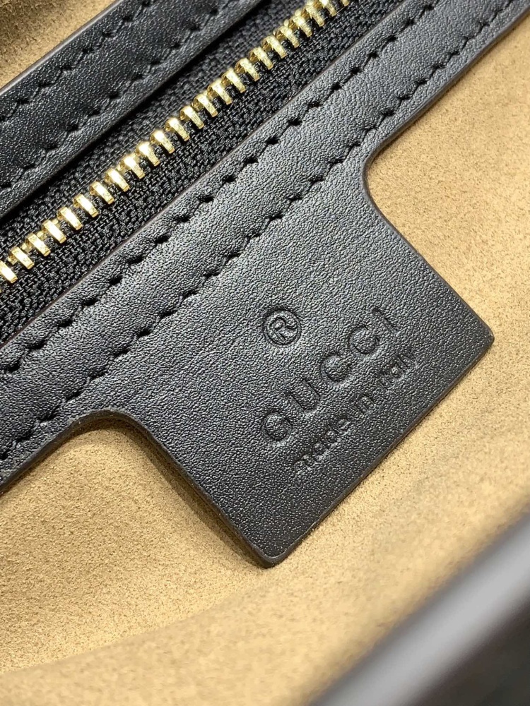 Gucci mini  size 35*24*15