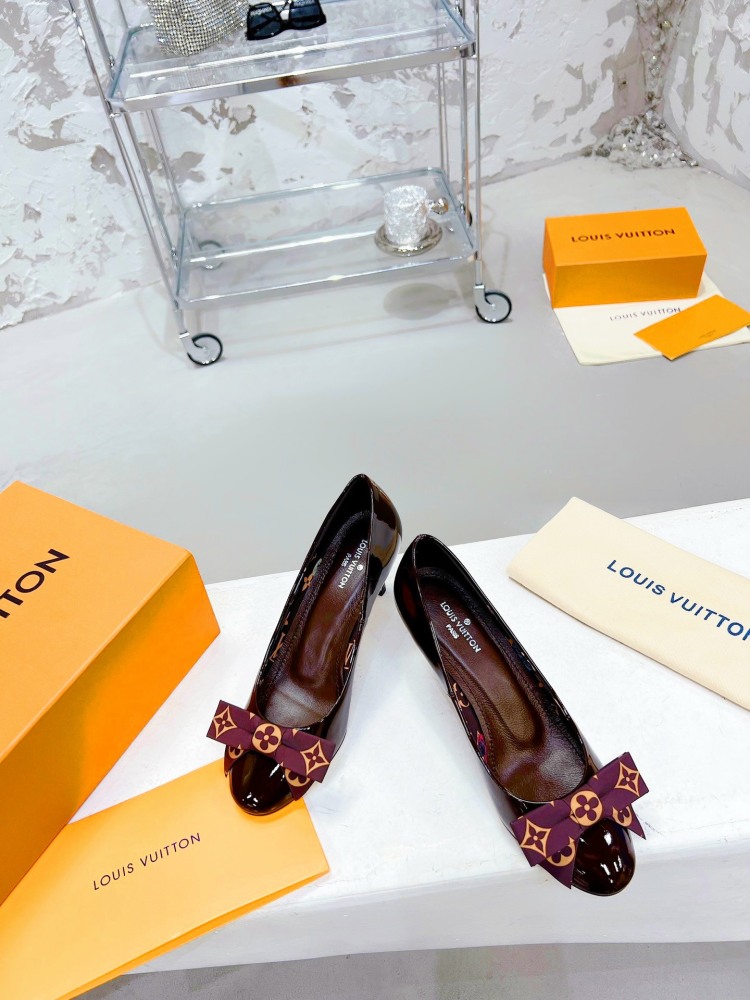 LV high heels Size  LV单鞋