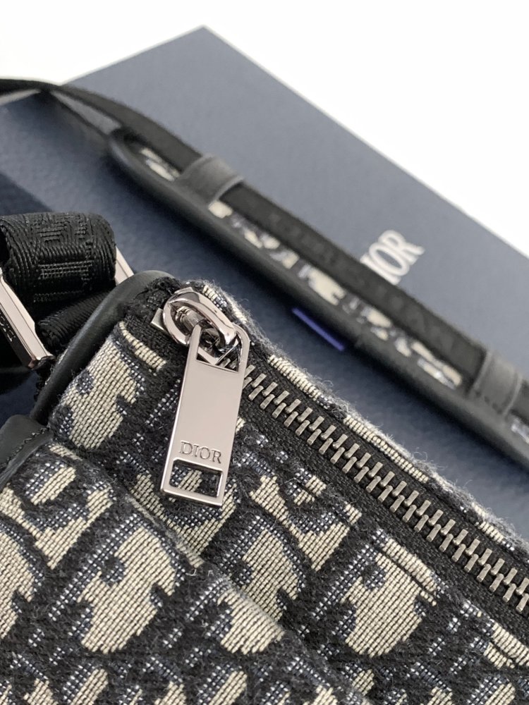 Dior man's Oblique Messenger Bags