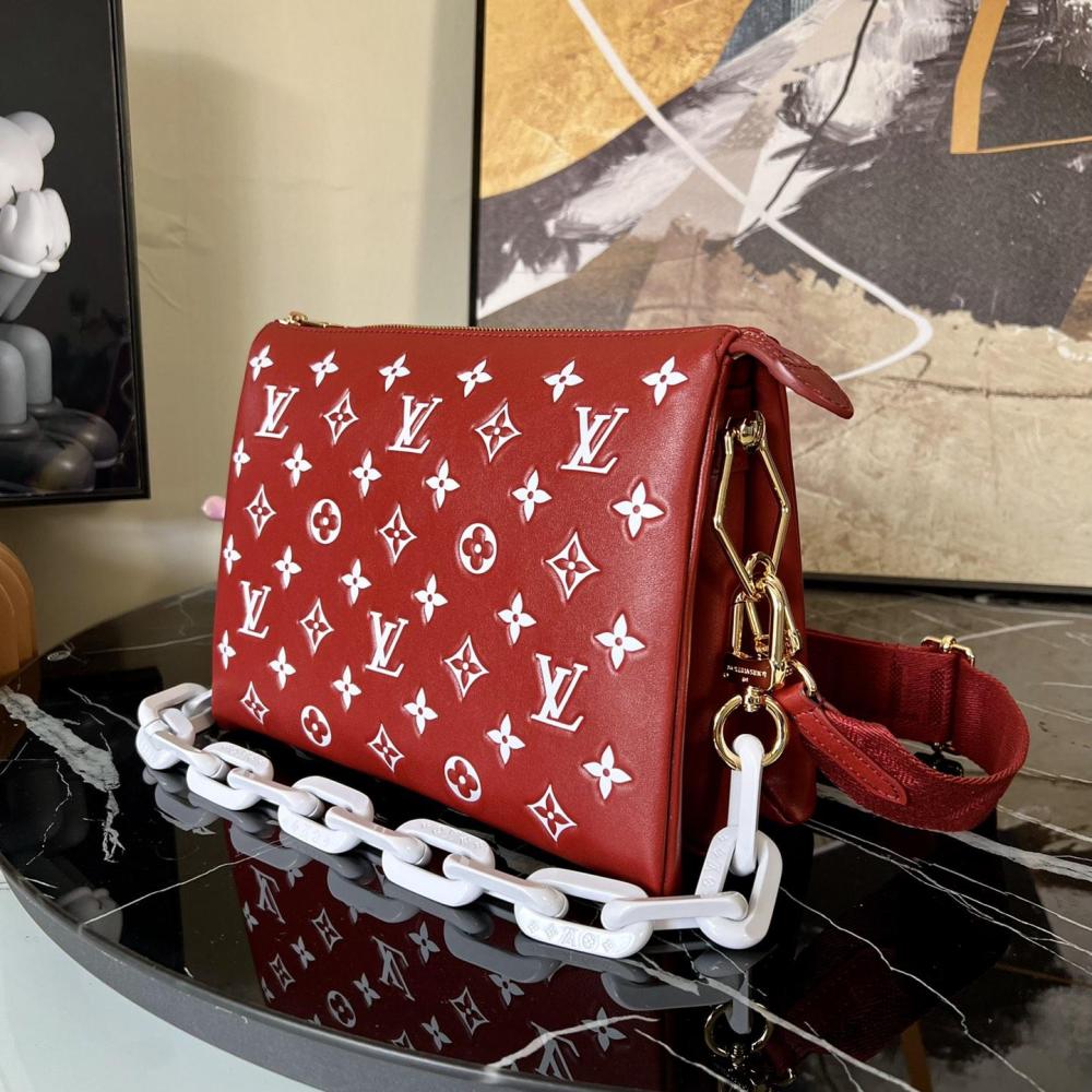 LV  Coussin M20760