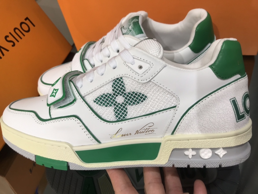 LV flats Lv Size  LV运动鞋