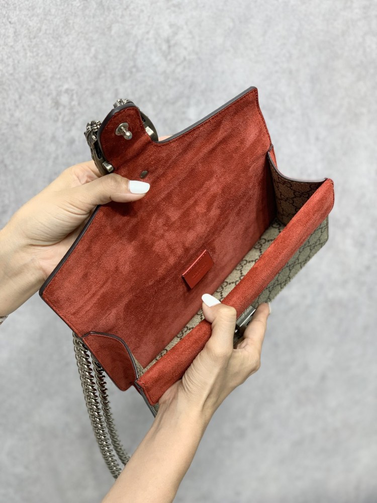 Gucci  size 25*14*8