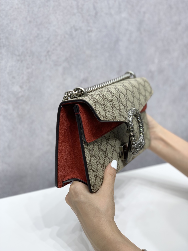 Gucci  size 25*14*8