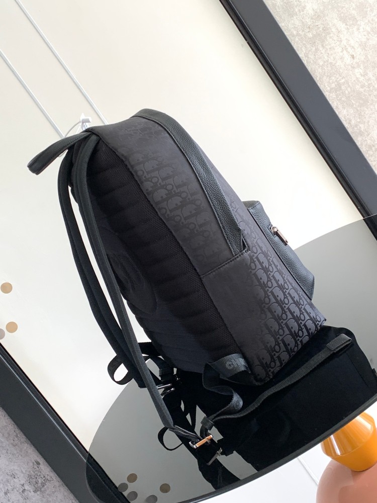 Dior man's Oblique backpacks