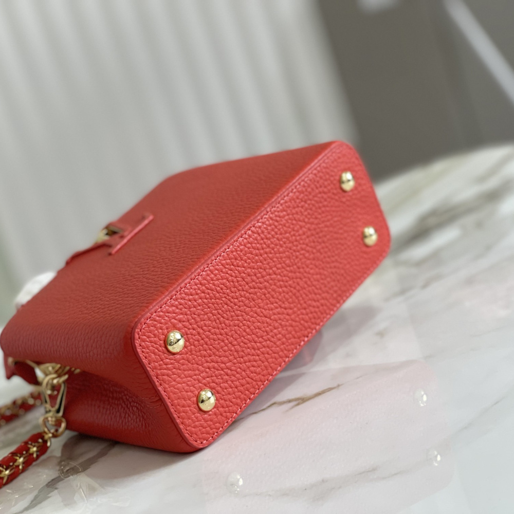 Louis Vuitton Capucines mini M52689